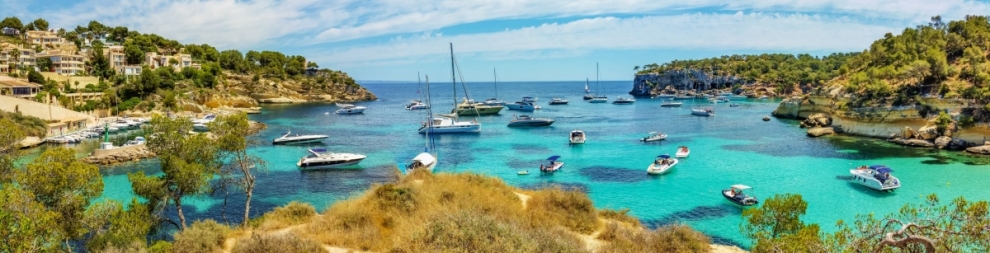 Bucht auf Mallorca (John Power / stock.adobe.com)  lizenziertes Stockfoto 
Infos zur Lizenz unter 'Bildquellennachweis'